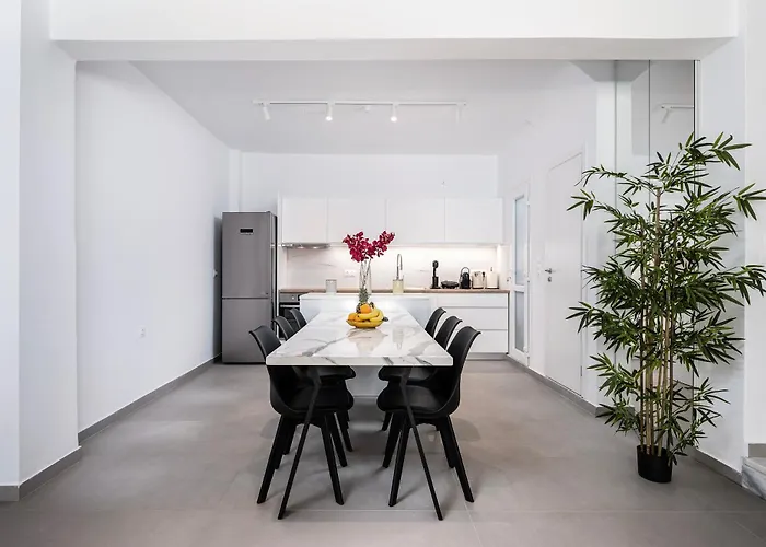 Casa Lemonia - 110 Sqm Maisonette شقة *